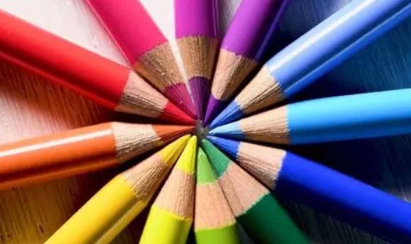 تفاوت مداد رنگی پلی کروم با مدادهای معمولی در چیست؟