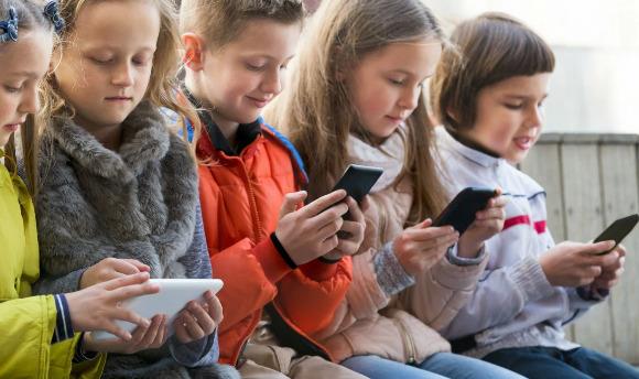 بهترین جایگزین موبایل برای کودکان چیست؟